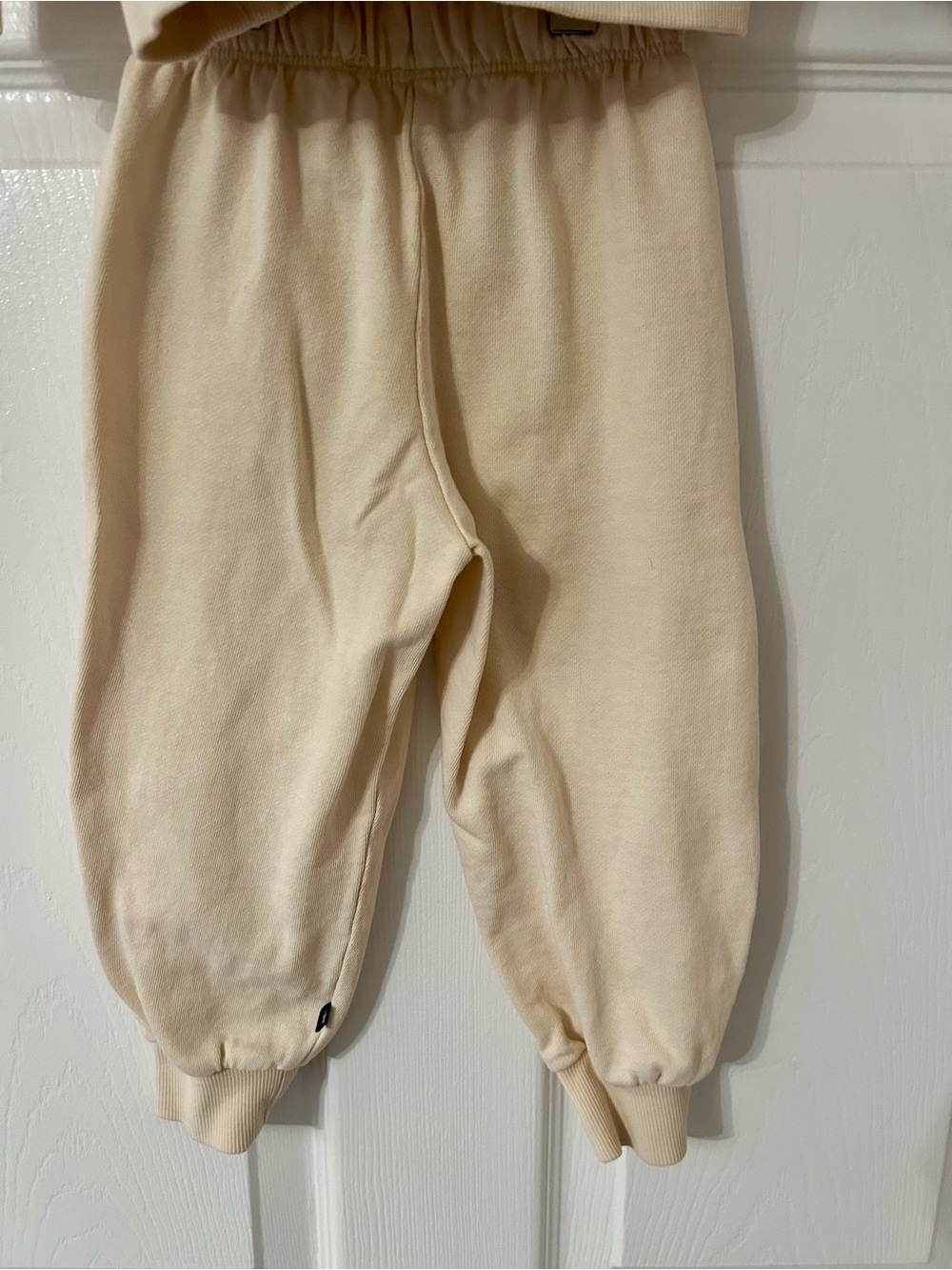Molo Rainbow Printed Disc Sweatshirt and Simeon sweatpants - Size 2Y - Picture 6 of 9